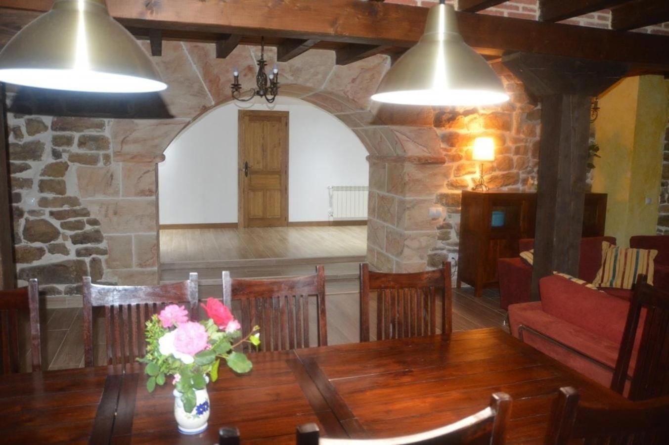 Casa De Pueblo Las Golondrinas De Luena San Miguel de Luena Luaran gambar