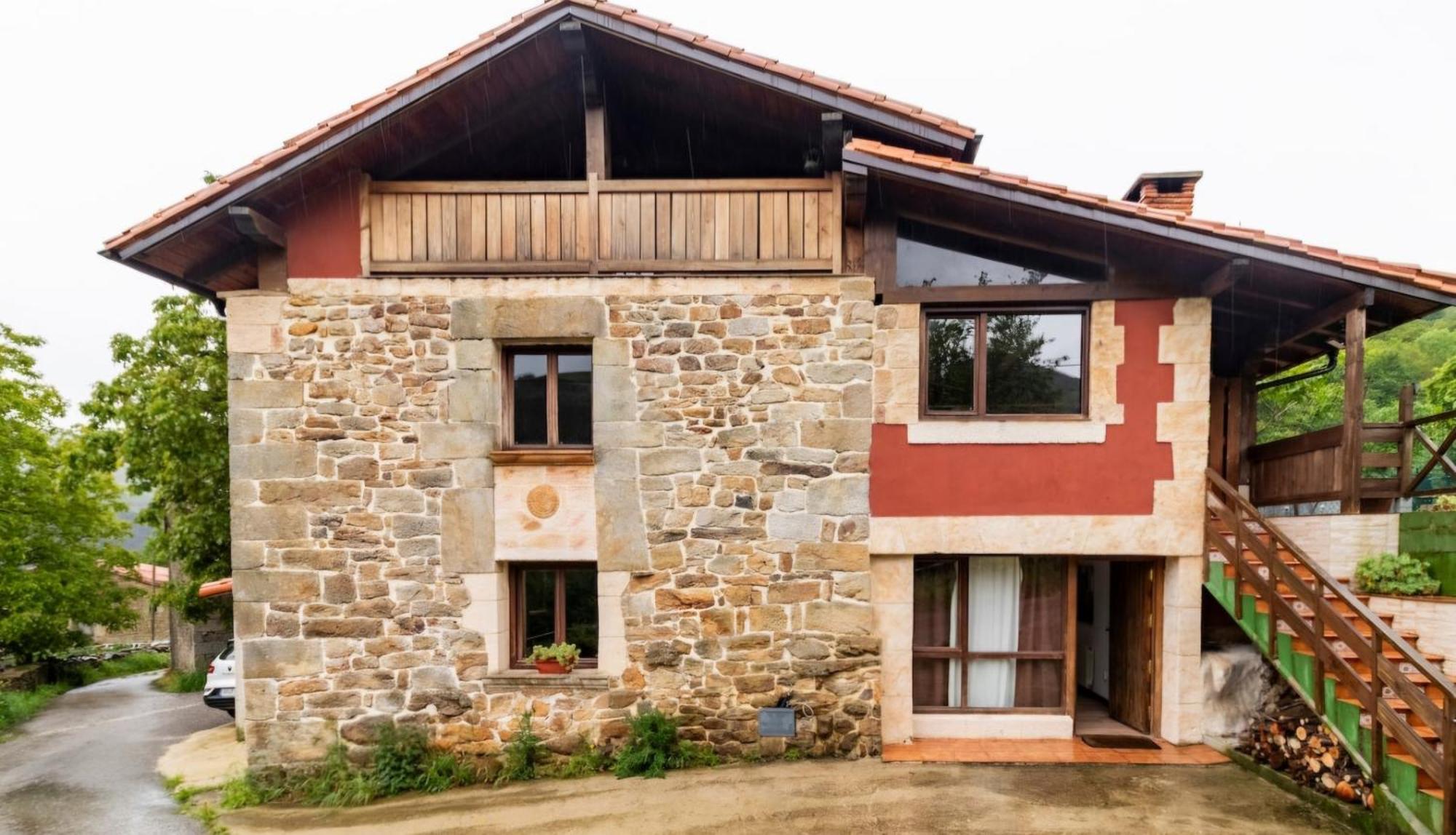 Casa De Pueblo Las Golondrinas De Luena San Miguel de Luena Luaran gambar