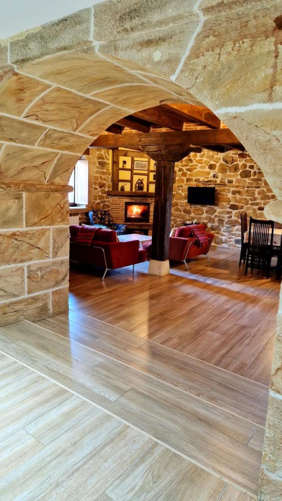 Casa De Pueblo Las Golondrinas De Luena San Miguel de Luena Luaran gambar